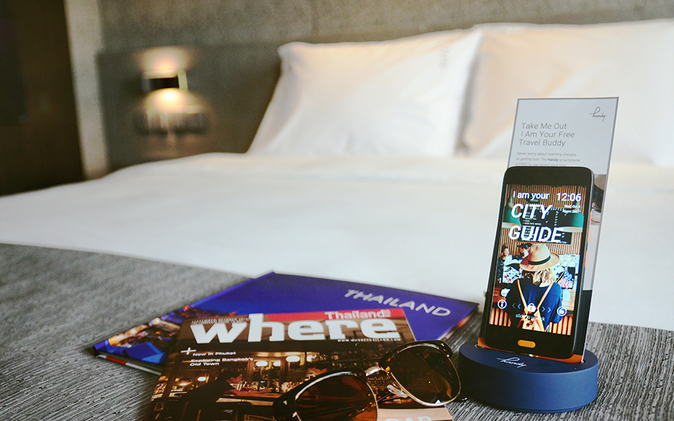 Handy Phone in Room