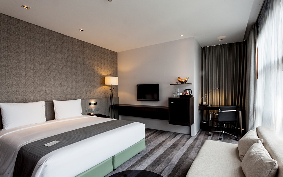 Holliday Inn Sukhumvit22 Lowres 001